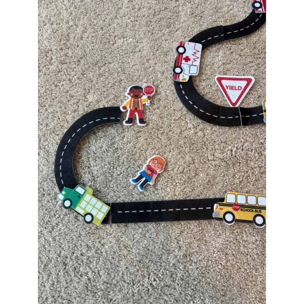 Vtg Felt Road Track Play Set w Vehicles Signs Schoolhouse People 19 Pieces Case